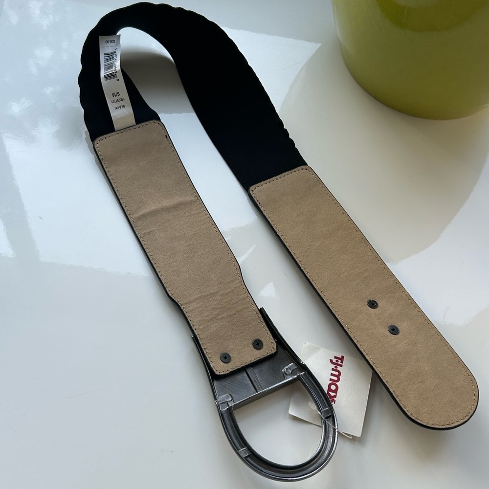 Stylish Black Belt with Silver Buckle - Picture 5 of 9